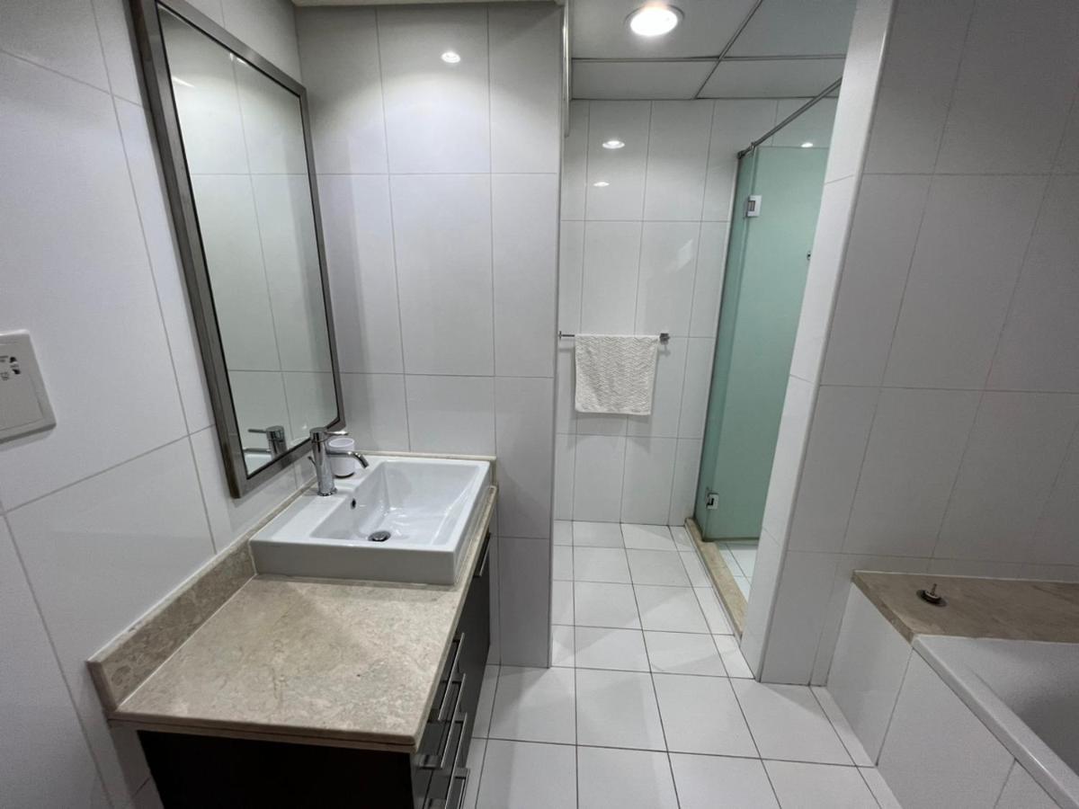 Luxury 2Br- Burj Khalifa View In Blvd Central -1402 Дубай Екстериор снимка